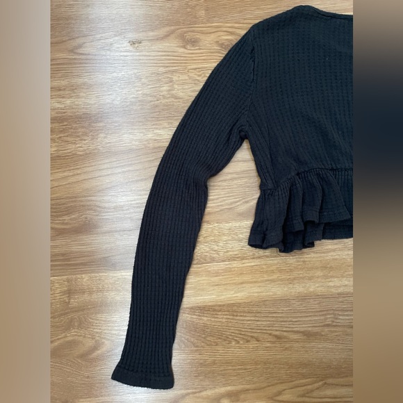 Cozy Waffle Pacsun Ruffle Crop Longsleeve - Picture 3 of 8